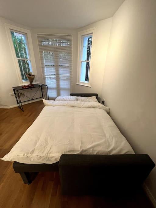 Lovely 1 Bedroom Apartment In West Kensington London Kültér fotó